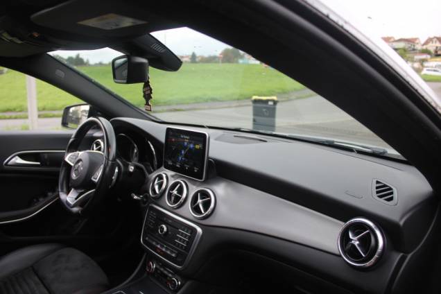 MERCEDES BENZ CLASSE CLA SHOOTING BRAKE FASCINATION 200 136 CV 7G-DCT 4 MATIC / TOIT OUVRANT PANORAMIQUE 14