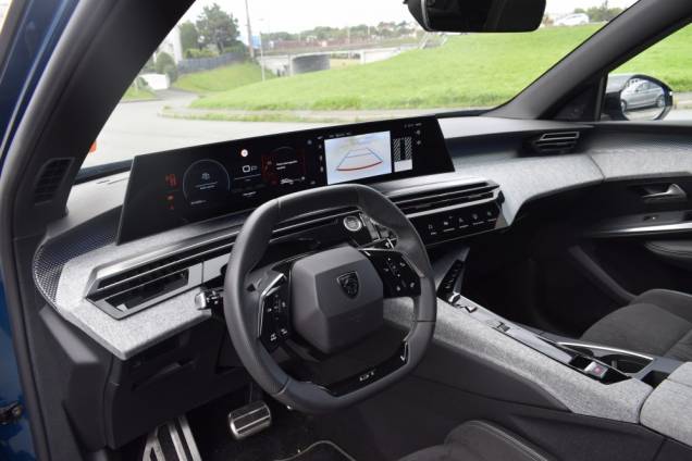 PEUGEOT 3008 GT HYBRID 136 CV E-DSC 8