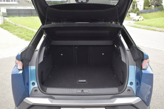 PEUGEOT 3008 GT HYBRID 136 CV E-DSC 12