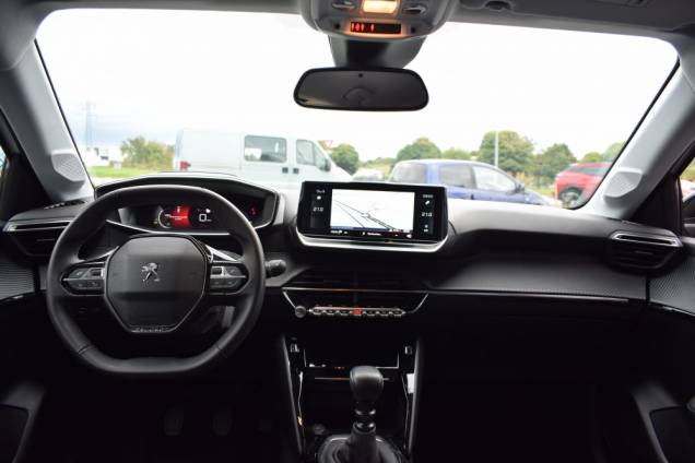 PEUGEOT 208 ALLURE 100 CV BV6 / 3100 Kms 9