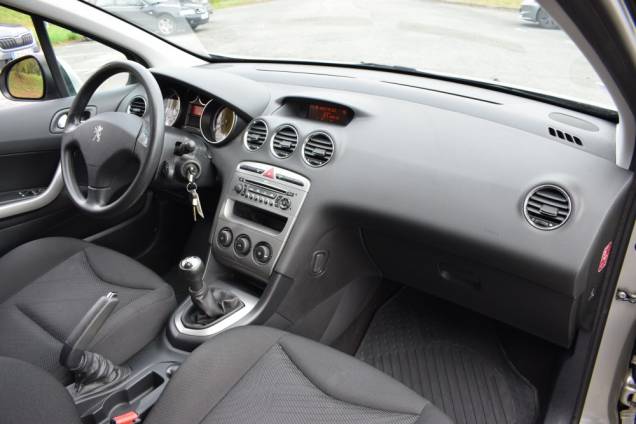 PEUGEOT 308 SW 1.4 95 CV BREAK / 1ère MAIN / 59900 KMS 17