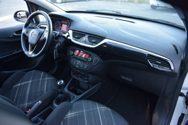 OPEL CORSA 1.4 90 CV COLOR EDITION 5 PORTES / 67900 KMS 17