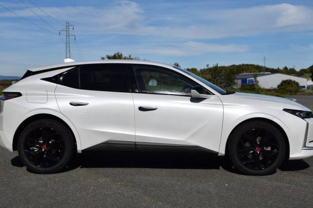 DS DS4 PERFORMANCE LINE + HDI 130 CV EAT8 / 8800 KMS / 1ere MAIN / MATRIX LED 7