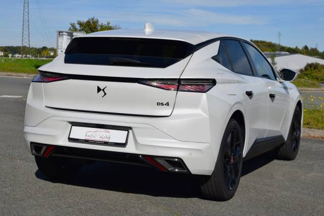 DS DS4 PERFORMANCE LINE + HDI 130 CV EAT8 / 8800 KMS / 1ere MAIN / MATRIX LED 3