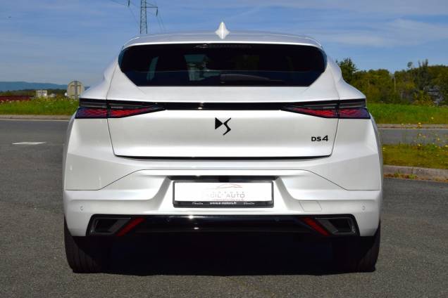 DS DS4 PERFORMANCE LINE + HDI 130 CV EAT8 / 8800 KMS / 1ere MAIN / MATRIX LED 6