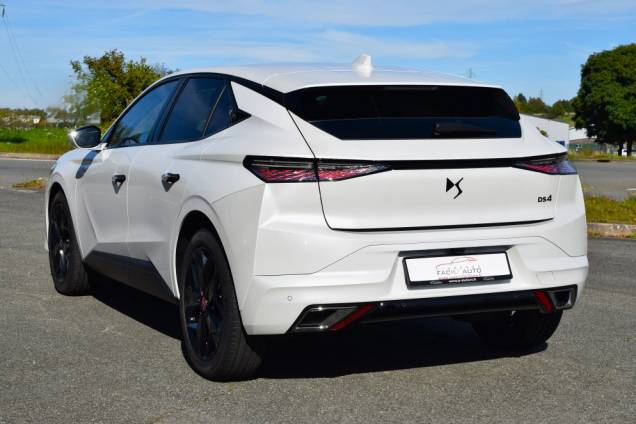 DS DS4 PERFORMANCE LINE + HDI 130 CV EAT8 / 8800 KMS / 1ere MAIN / MATRIX LED 4