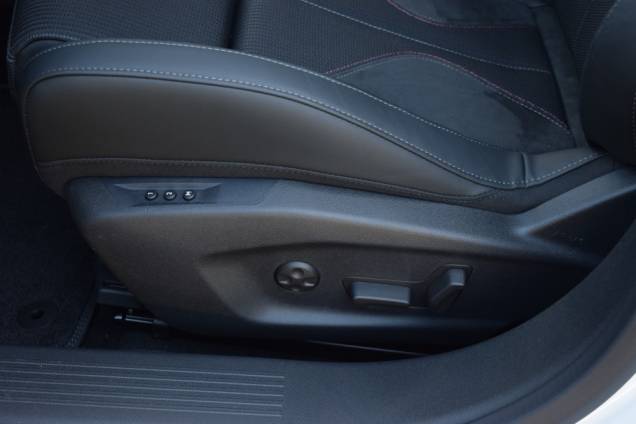 DS DS4 PERFORMANCE LINE + HDI 130 CV EAT8 / 8800 KMS / 1ere MAIN / MATRIX LED 17