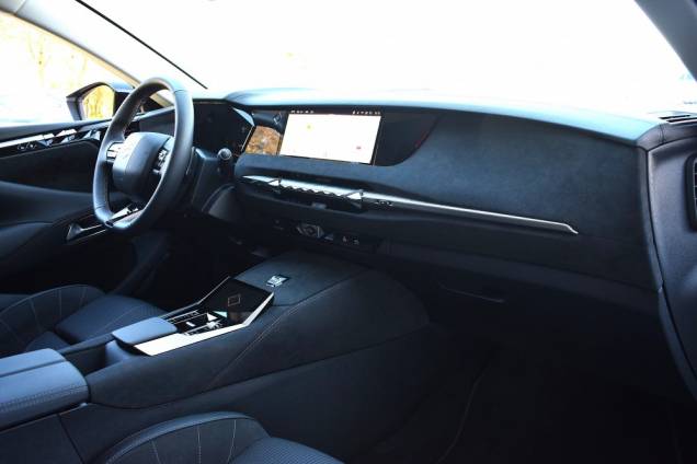 DS DS4 PERFORMANCE LINE + HDI 130 CV EAT8 / 8800 KMS / 1ere MAIN / MATRIX LED 34