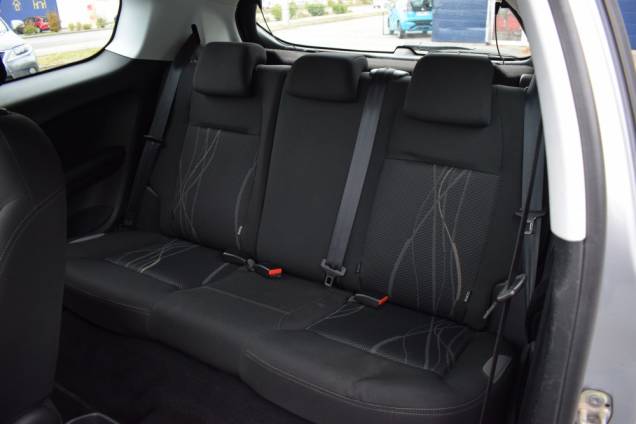 PEUGEOT 208 1.2 82 CV / CROCHET D'ATTELAGE 13 PEUGEOT 208 1.2 82 CV / CROCHET D'ATTELAGE 13