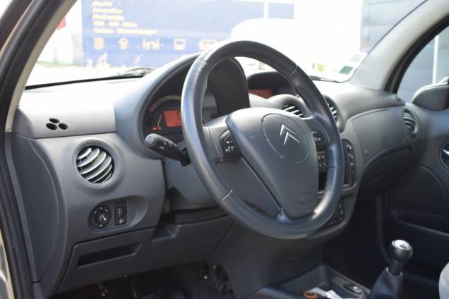 CITROEN C3 EXCLUSIVE 1.4 I 75 CV  9