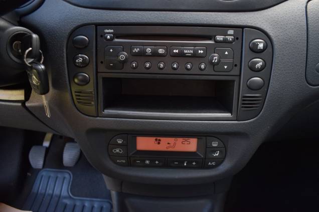 CITROEN C3 EXCLUSIVE 1.4 I 75 CV  17