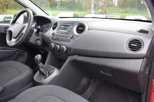 HYUNDAI I 10 INITIA 67 CV / 40950 KMS 15