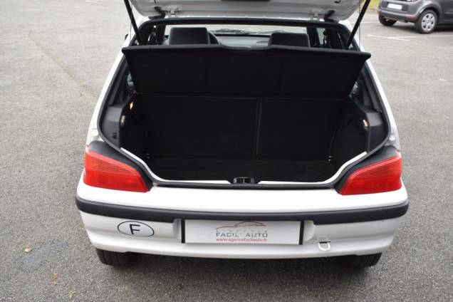 PEUGEOT 106 1.6 90 CV BOITE AUTOMATIQUE / 1ère MAIN / 34500 KMS  19