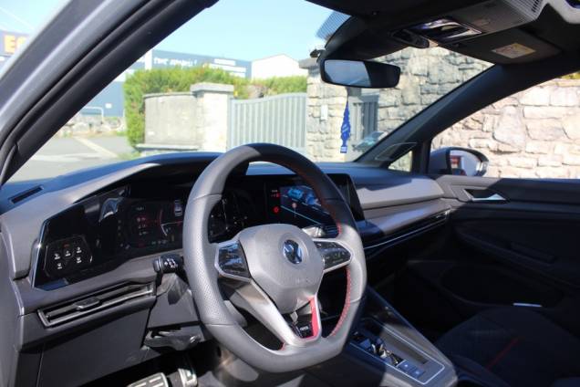 VOLKSWAGEN GOLF GTI CLUBSPORT 300 CV DSG7 / TOIT OUVRANT PANORAMIQUE 9