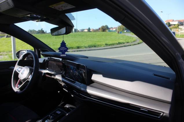 VOLKSWAGEN GOLF GTI CLUBSPORT 300 CV DSG7 / TOIT OUVRANT PANORAMIQUE 11