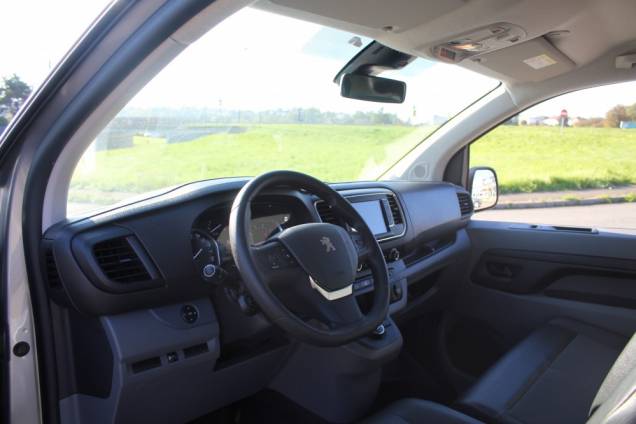 PEUGEOT EXPERT ASPHALT STANDART 2.0 BLUEHDI 180 CV EAT8 / 1ER MAIN / ORIGINE FRANCE 8 PEUGEOT EXPERT ASPHALT STANDART 2.0 BLUEHDI 180 CV EAT8 / 1ER MAIN / ORIGINE FRANCE 8