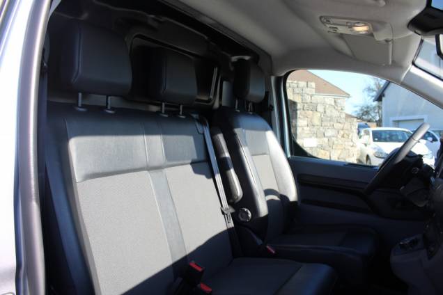 PEUGEOT EXPERT ASPHALT STANDART 2.0 BLUEHDI 180 CV EAT8 / 1ER MAIN / ORIGINE FRANCE 11 PEUGEOT EXPERT ASPHALT STANDART 2.0 BLUEHDI 180 CV EAT8 / 1ER MAIN / ORIGINE FRANCE 11