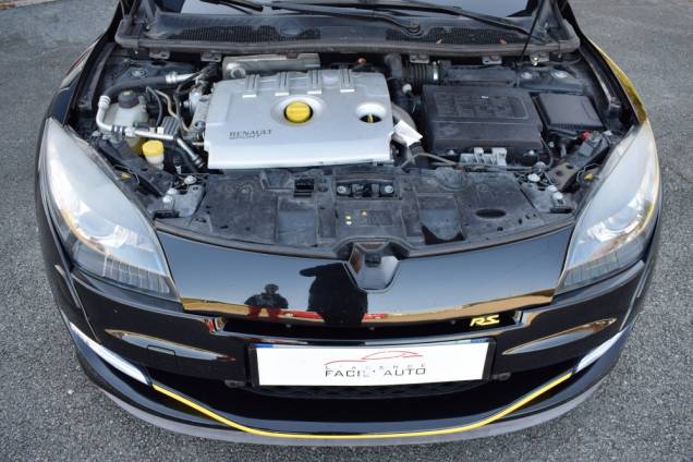 RENAULT MEGANE RS CUP 2.0 TURBO 265 CV BV6 / 67 200 KMS 23 RENAULT MEGANE RS CUP 2.0 TURBO 265 CV BV6 / 67 200 KMS 23