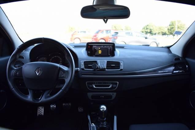 RENAULT MEGANE RS CUP 2.0 TURBO 265 CV BV6 / 67 200 KMS 11 RENAULT MEGANE RS CUP 2.0 TURBO 265 CV BV6 / 67 200 KMS 11