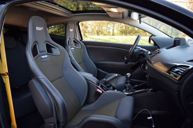 RENAULT MEGANE RS CUP 2.0 TURBO 265 CV BV6 / 67 200 KMS 16 RENAULT MEGANE RS CUP 2.0 TURBO 265 CV BV6 / 67 200 KMS 16