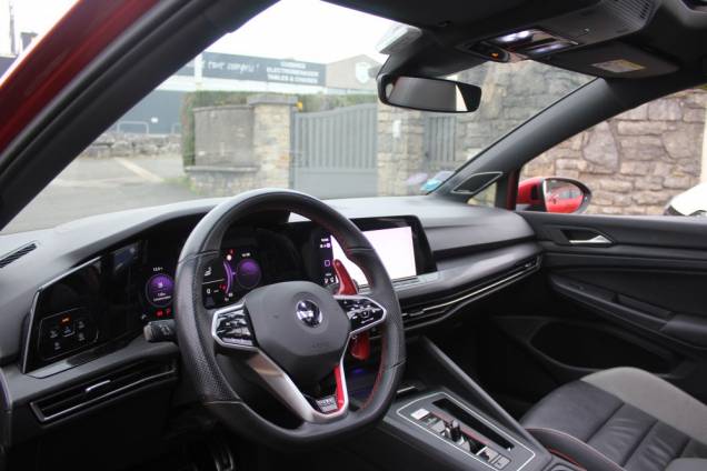 VOLKSWAGEN GOLF GTI CLUBSPORT 300 CV DSG7 / TOIT OUVRANT PANORAMIQUE 13