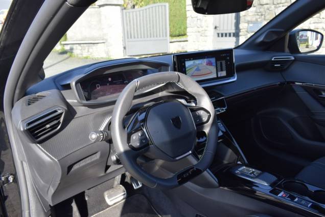 PEUGEOT 208 GT HYBRID 136 CV E-DSC 9