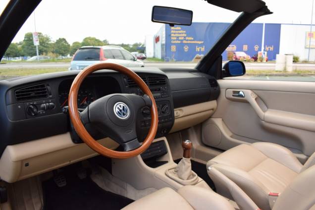VOLKSWAGEN GOLF IV CABRIOLET 2.0 i 115 CV / 68 650 KMS 12 VOLKSWAGEN GOLF IV CABRIOLET 2.0 i 115 CV / 68 650 KMS 12