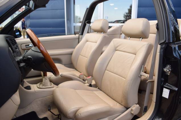 VOLKSWAGEN GOLF IV CABRIOLET 2.0 i 115 CV / 68 650 KMS 13 VOLKSWAGEN GOLF IV CABRIOLET 2.0 i 115 CV / 68 650 KMS 13