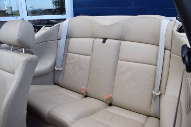 VOLKSWAGEN GOLF IV CABRIOLET 2.0 i 115 CV / 68 650 KMS 14 VOLKSWAGEN GOLF IV CABRIOLET 2.0 i 115 CV / 68 650 KMS 14