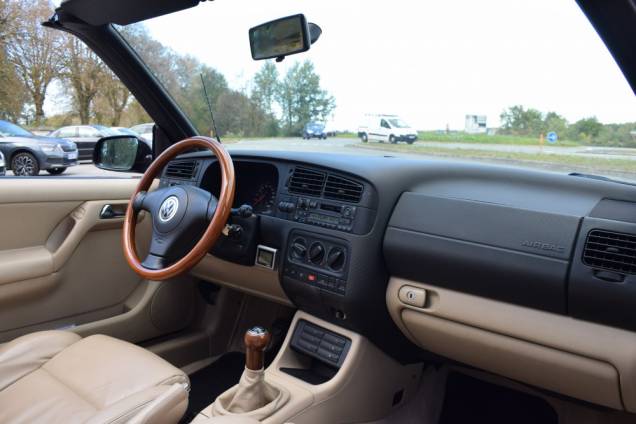 VOLKSWAGEN GOLF IV CABRIOLET 2.0 i 115 CV / 68 650 KMS 21 VOLKSWAGEN GOLF IV CABRIOLET 2.0 i 115 CV / 68 650 KMS 21