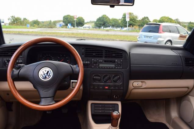 VOLKSWAGEN GOLF IV CABRIOLET 2.0 i 115 CV / 68 650 KMS 11 VOLKSWAGEN GOLF IV CABRIOLET 2.0 i 115 CV / 68 650 KMS 11