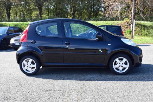 PEUGEOT 107 1.0 68 CV 5 PORTES 9