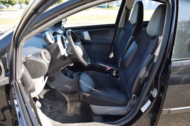 PEUGEOT 107 1.0 68 CV 5 PORTES 11