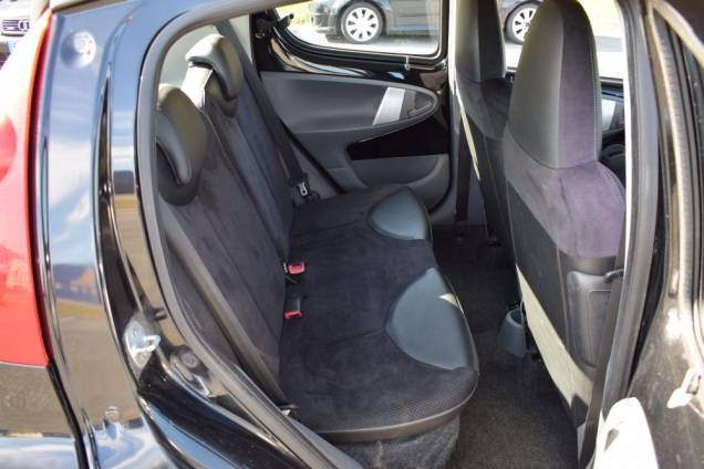 PEUGEOT 107 1.0 68 CV 5 PORTES 14