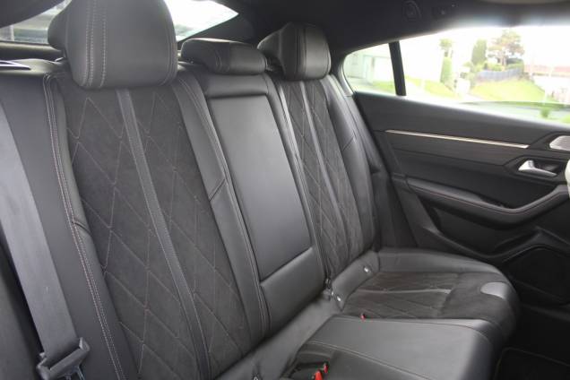 PEUGEOT 508 GT 2.0 BLUEDHI 180 CV EAT8 13 PEUGEOT 508 GT 2.0 BLUEDHI 180 CV EAT8 13