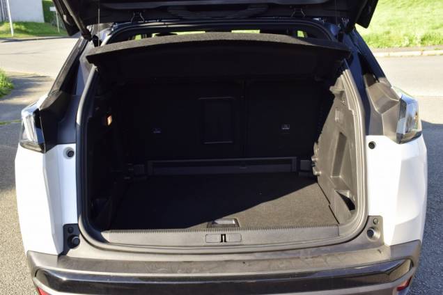 PEUGEOT 3008 GT PACK BLACK HDI 130 CV EAT8 9