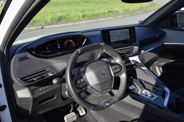 PEUGEOT 3008 GT PACK BLACK HDI 130 CV EAT8 10