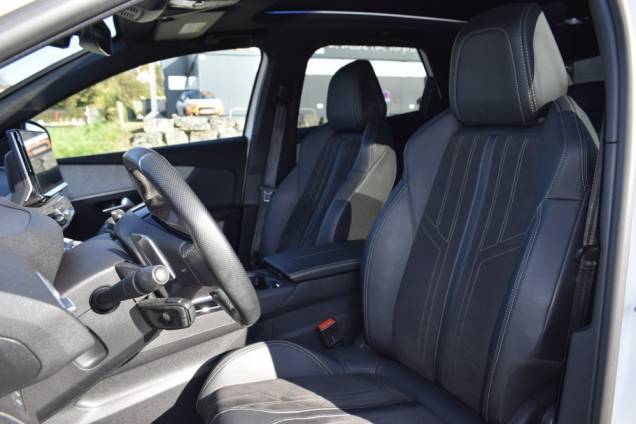 PEUGEOT 3008 GT PACK BLACK HDI 130 CV EAT8 11
