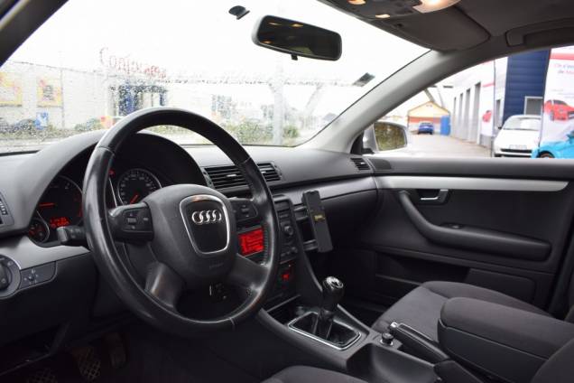 AUDI A4 2.0 TDI 140 CV BV6 9