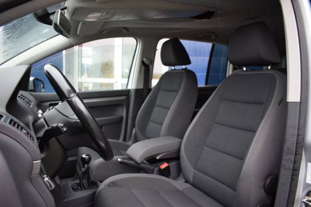 VOLKSWAGEN TOURAN 1.6 TDI 105 CV BV6 5 PLACES 10