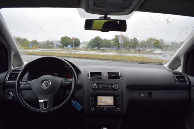 VOLKSWAGEN TOURAN 1.6 TDI 105 CV BV6 5 PLACES 9