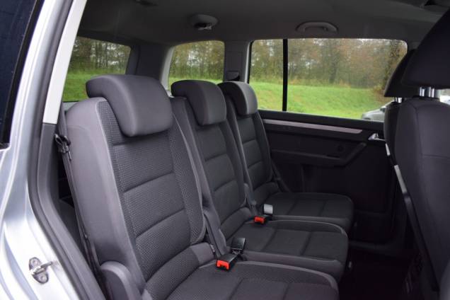 VOLKSWAGEN TOURAN 1.6 TDI 105 CV BV6 5 PLACES 13