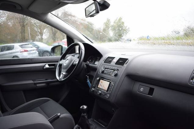 VOLKSWAGEN TOURAN 1.6 TDI 105 CV BV6 5 PLACES 14