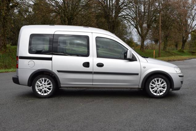 OPEL COMBO TOUR COSMO 1.3 CDTI 75 CV / BOITE AUTOMATIQUE / ATTELAGE /  ORIGINE FRANCE 7