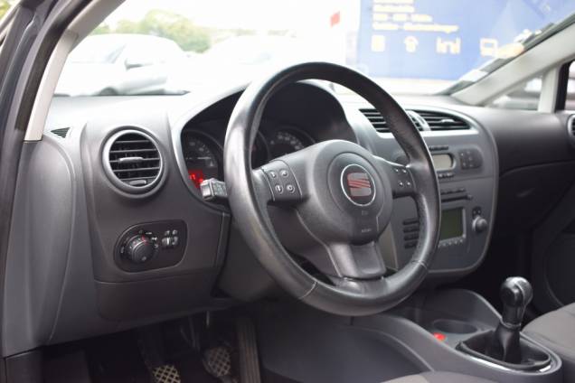 SEAT LEON 1.6 I 102 CV BVM 5 / ORIGINE FRANCE / 1ere MAIN 9