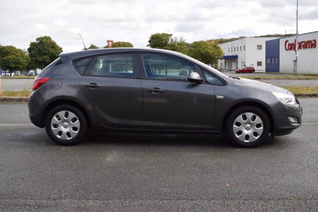 OPEL ASTRA 1.4 90 CV / 5 PORTES / 1ère MAIN / 27500 KMS 9