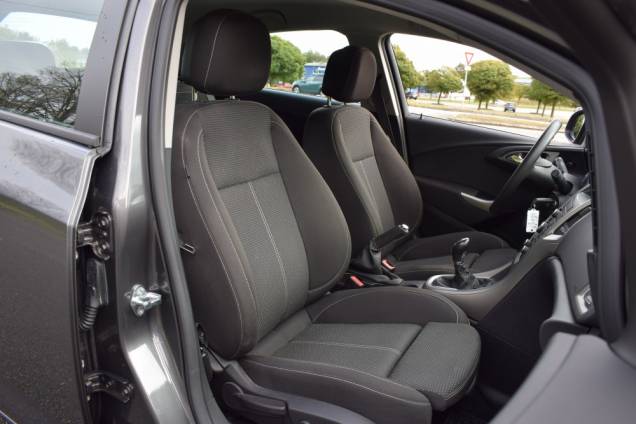 OPEL ASTRA 1.4 90 CV / 5 PORTES / 1ère MAIN / 27500 KMS 12