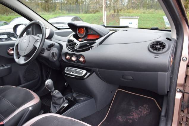 RENAULT TWINGO EDITION MISS SIXTY 1.2 75 CV / 1ere MAIN 20