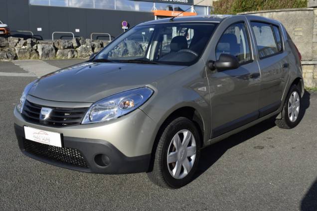 DACIA SANDERO 1.2 75 CV BVM 8 DACIA SANDERO 1.2 75 CV BVM 8