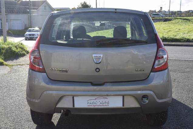 DACIA SANDERO 1.2 75 CV BVM 10 DACIA SANDERO 1.2 75 CV BVM 10